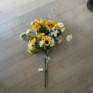 Sunflowers and daisy